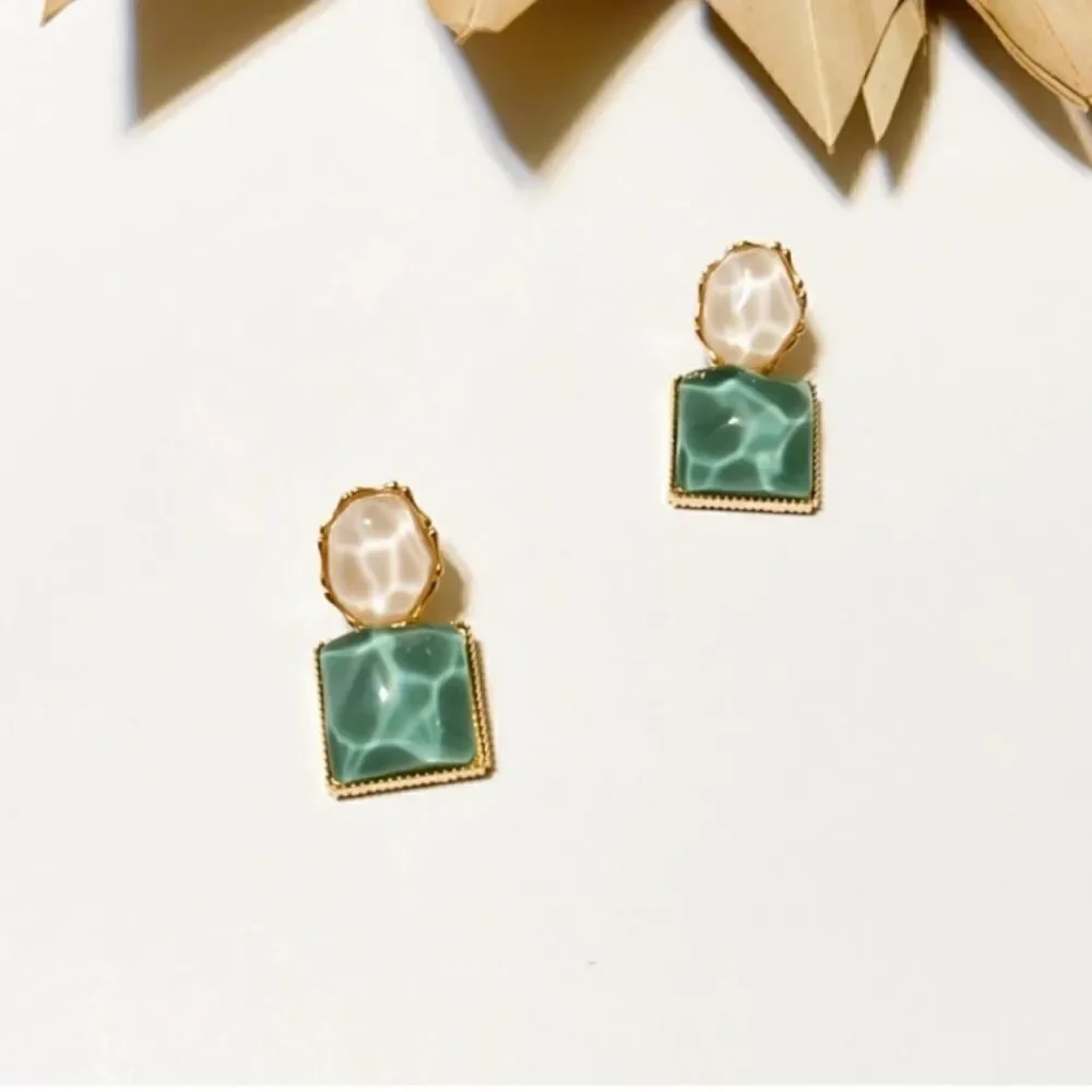 Anthro geo shape in green #91